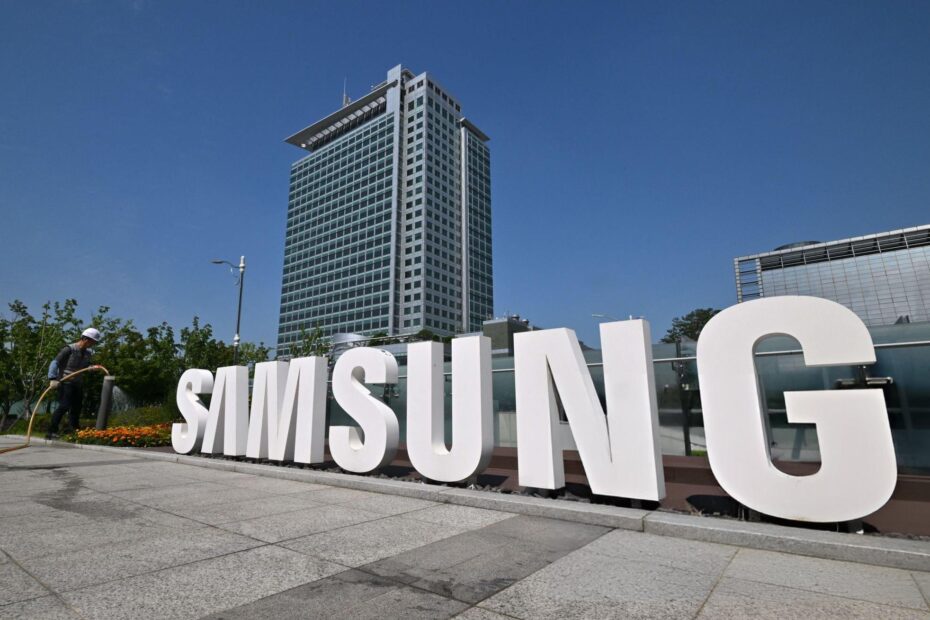 Samsung Secures $16.5B Deal to Build Tesla's Next-Generation AI Chips